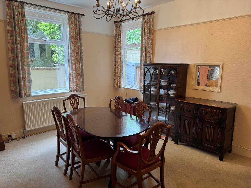 Lot: 101 - SEMI-DETACHED HOUSE FOR IMPROVEMENT WITH SEA VIEWS - The Dining Room